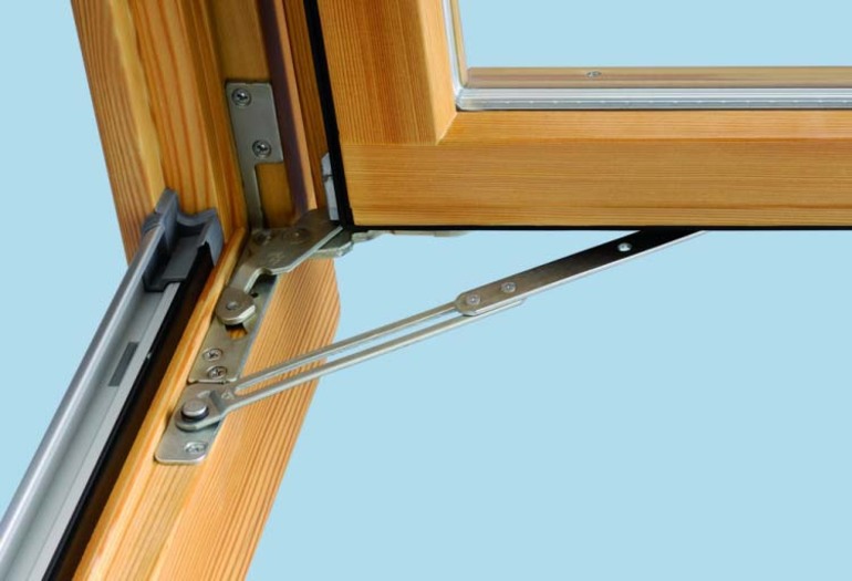 How to adjust plastic windows for the winter