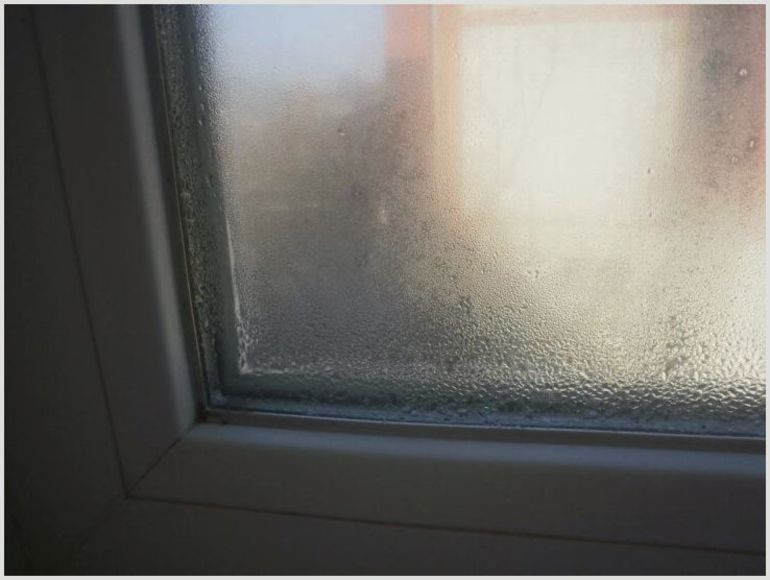 ¿Por qué sudan las ventanas de plástico?