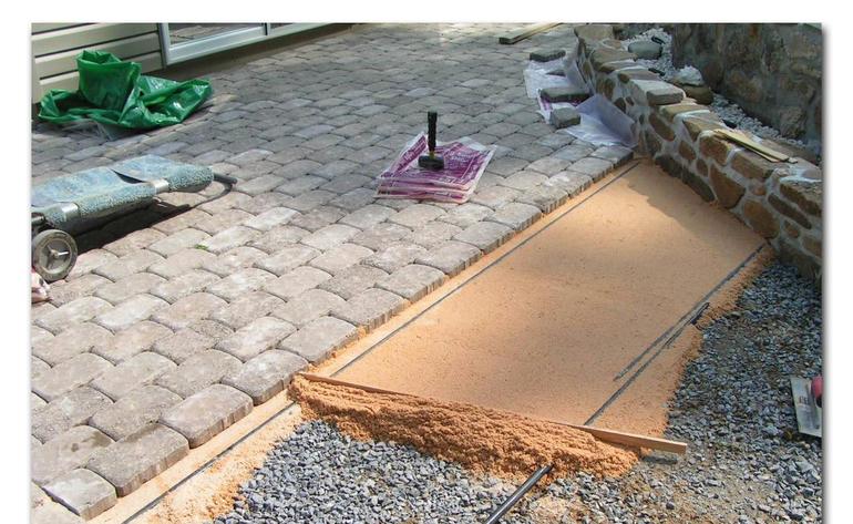 How to lay paving tiles with your own hands