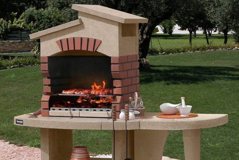 Do-it-yourself brick grill