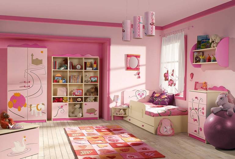 Pěkný interiér dětského pokoje