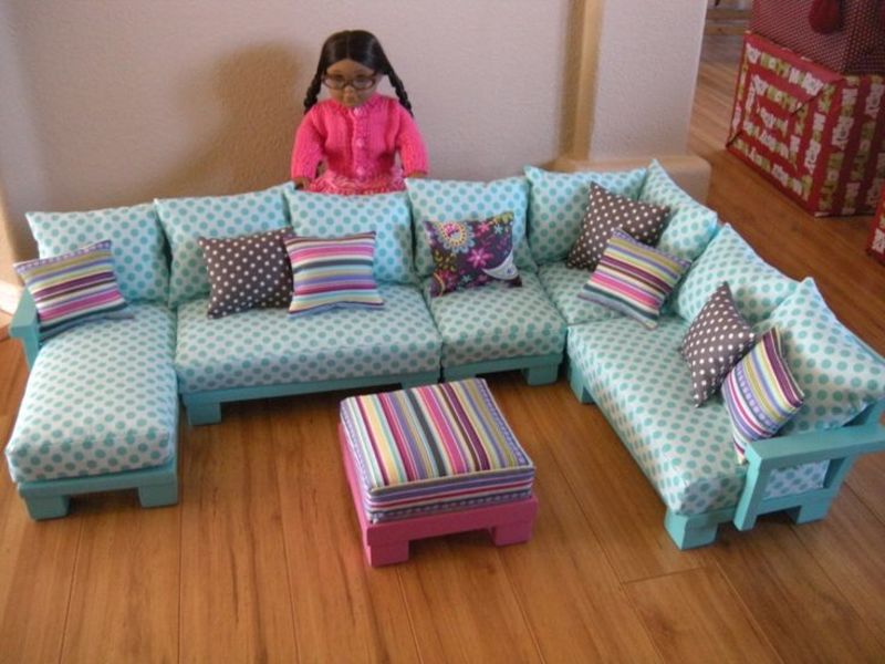 DIY folding sofa for dolls