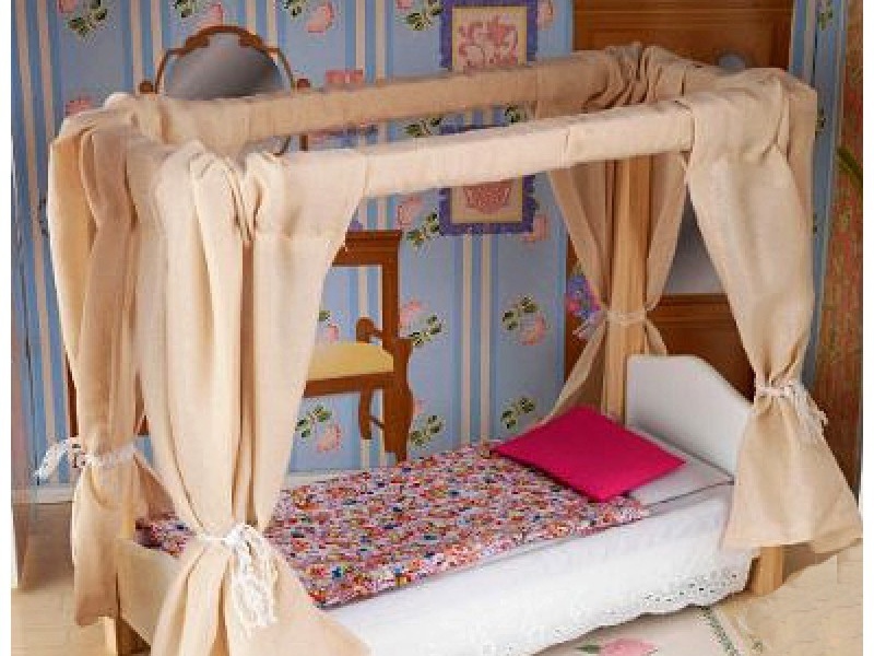 Csináld magad négy poszter ágy babákhoz