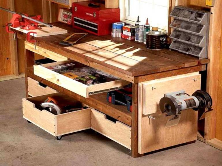 Home-made machines and accessories for the home workshop