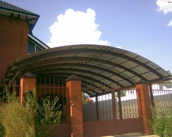 Polycarbonate arched roof
