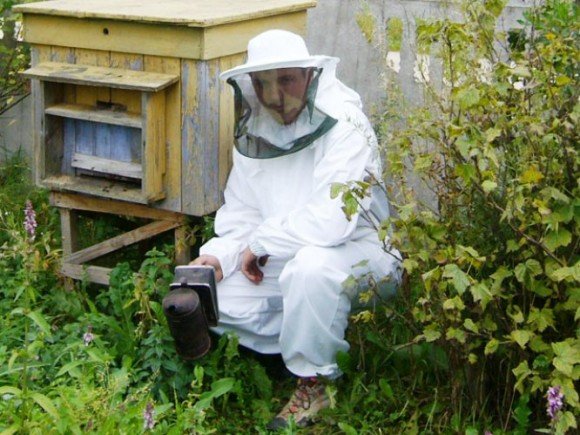 Bộ đồ bảo hộ của người nuôi ong