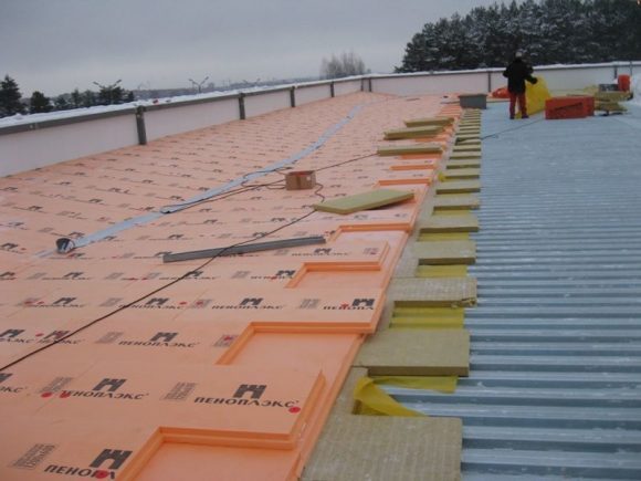 Roof insulation with foam