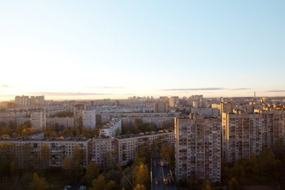 Vedere de pe acoperișul LCD Park din Londra din Sankt Petersburg