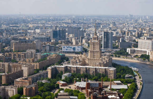 Skats no novērošanas klāja uz impērijas torni Maskavā