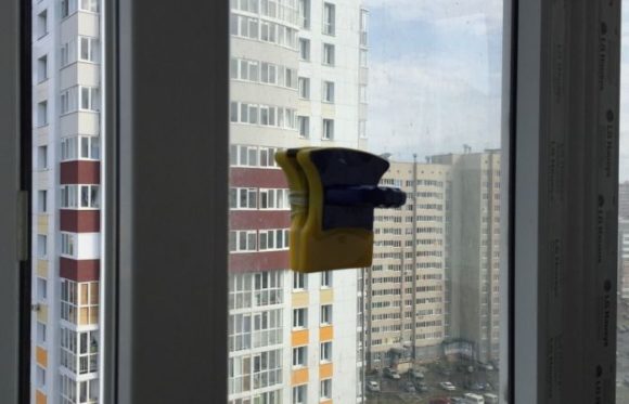 hogyan lehet mosni az ablakokat kívülről