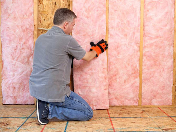 Isolamento de parede em uma casa de painel é a chave para criar calor no apartamento