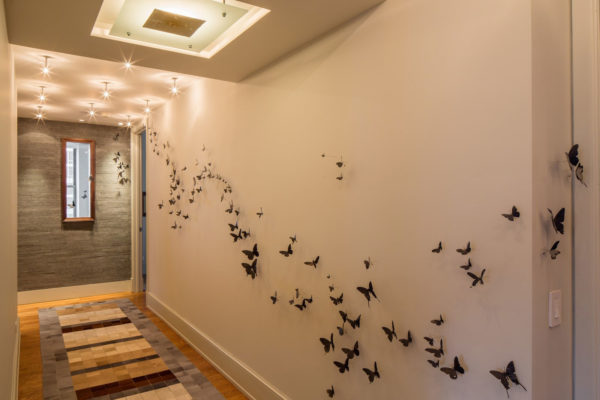 How to decorate the walls in the corridor - 70 photos