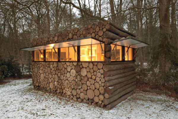 Mobile home from logs, Holland