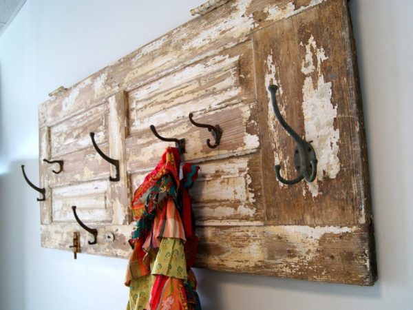 Old hangers for home decor - ideas with photo